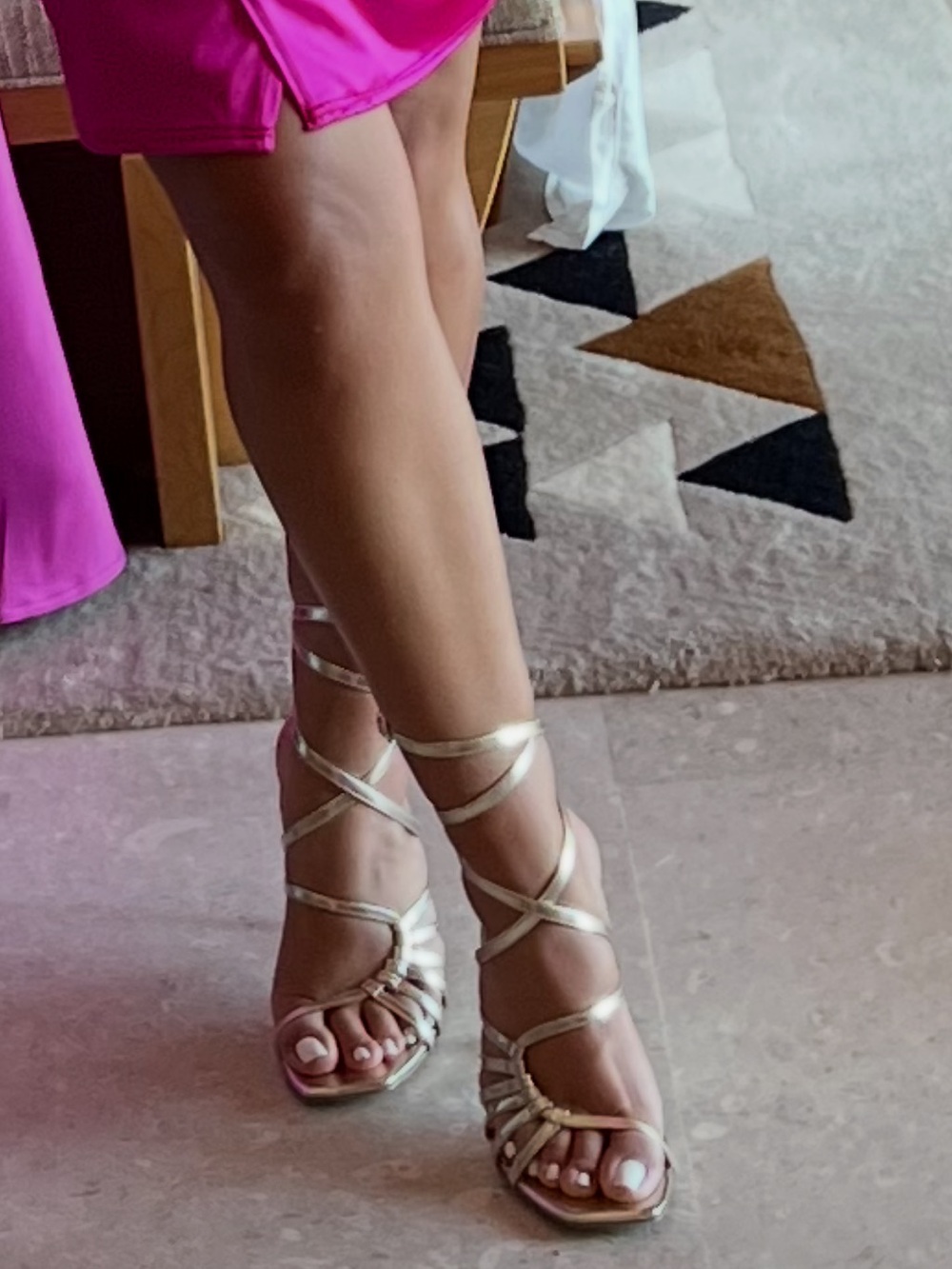 Strappy Metallic Lace-Up Women's Sandals - Gold